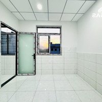 Phòng Cửa Sổ Lớn Mới Xây Giá Tốt - Sẵn Máy Lạnh Inveter - Ngay Nguyễn Thái Sơn - Đh Văn Lang