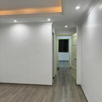 Cần bán gấp nhà phố Trần Thái Tông 40m2, 5T, ngõ thông,ô tô kinh doanh,