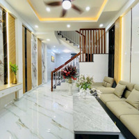 Nhà Siêu Xinh! Phạm Văn Hai, Phường 3, Tân Bình, (52M2) Giá Chỉ 2Tỷ190, Sổ Hồng Riêng, Hẻm 1\