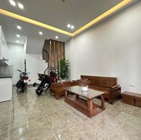 Bán Nhà Thượng Thanh , Lb - Diện Tích: 34M2, 5 Tầng - Ô Tô Đỗ Cửa - Nội Thất Đẹp, Cách Phố 15M - Chỉ 5.48 Ti