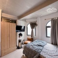 Chdv Full Nội Thất - Cửa Sổ Trời - Thang Máy - Hẻm Ôtô Tại Bến Vân Đồn Ngay Cầu Calmette Quận 1