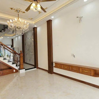 Chủ Nhà Kẹt Tiền Bán Gấp. Nhà Đ.hoa Sứ Q.phú Nhuận,Diện Tích52,5M2, Giá Bán 3 Tỷ 980, Shr, Liên Hệ: 0901568280