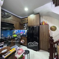 Bán Nhà Cổ Linh - Thạch Bàn 35M X 5 Tầng, Sân Cổng Riêng Biệt, Cách 30M Ra Đường Ô Tô Đỗ Ngày Đêm.