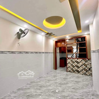 Nhỉnh 2 Tỷ - Nhà Đẹp, Tôn Đản Quận 4, Sát Mt, 28M2, 2Pn- 2 Vệ Sinh Ko Quy Hoạch, Ko Lg, Sổ Riêng