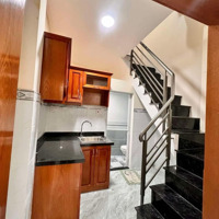 Nhỉnh 2 Tỷ - Nhà Đẹp, Tôn Đản Quận 4, Sát Mt, 28M2, 2Pn- 2 Vệ Sinh Ko Quy Hoạch, Ko Lg, Sổ Riêng