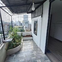 Bán Nhà Phố Trương Định 40M2 Hơn 6 Tỷ, Lô Góc Thoáng Sáng, Ngõ Ba Gác Phi Ầm Ầm