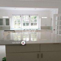 Cho Thuê Villa Trần Ngọc Diện Phường Thảo Điền 2 Tầng 4 Phòng Ngủ 1300M2 Có Sân Vườn Và Hồ Bơi