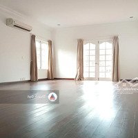 Cho Thuê Villa Trần Ngọc Diện Phường Thảo Điền 2 Tầng 4 Phòng Ngủ 1300M2 Có Sân Vườn Và Hồ Bơi