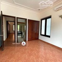 Cho Thuê Căn Villa Compound Thảo Điền 3 Tầng 4 Phòng Ngủ 500M2 Full Nội Thất