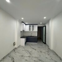 Cho thuê nhà 6 tầng Bát Khối, Thạch Bàn, Long Biên. 40m. Giá: 14 triệu/tháng. Lh: 0946204597