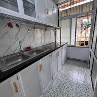 Siêu Phẩm ! Căn Hộ Tập Thể Hoàng Quốc Việt - Cầu Giấy 80M2, 3 Ngủ