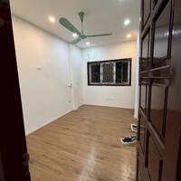 Bán nhà Hoàng Mai Hà Nội, DT 34/40 m2 (4 tầng), chỉ 3,65 tỷ. Lh: 0977756689