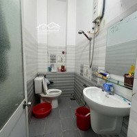 Bán Nhà Riêng Tại Đường 2/4, 2,7 Tỷ, 75M2, 3 Phòng Ngủ+ 2 Vệ Sinh+ Bếp, Giá Tốt Chỉ Với 2,7 Tỷ Liên Hệ: 0869.111.292