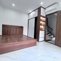 LÔ GÓC ,Ô TÔ VĂN QUÁN ,NHÀ KINH DOANH ,DT 40M2 X 4 TẦNG. GIÁ 8,9 TỶ