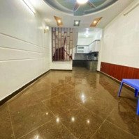 Bán Nhà Vĩnh Hưng Sát Chợ Đêm Lĩnh Nam 30M Ra Ôtô 38M2 X 5 Tầng 3 Phòng Ngủ Rộng Chỉ 5,2 Tỷ