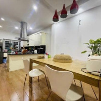 Bán Nhà Mặt Phố Nguyễn Phúc Lai, 21,9 Tỷ, 75M2, 4 Tầng, 5 Phòng Ngủ 5Wc