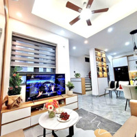 Bán Nhà Phố Hạ Yên Quyết- Cầu Giấy, Ngõ To Thông, Mới Đẹp, Ở Ngay, Tặng Full Đồ 56Mx4Tầng, 4 P Ngủ