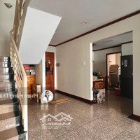 Bán Căn Hộ Penthouse Giai Việt,Diện Tích242M2, 3 Phòng Ngủ 4 Vệ Sinh Có Nội Thất Cơ Bản, Có Máy Lạnh, Giá Bán 7.6 Tỷ