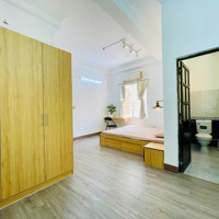 Phòng Cho Thuê Rộng 30M2, Ngay Chợ Tân Định - Quận 1, Đầy Đủ Tiện Nghi, Cửa Sổ Lớn, Giáp Q3