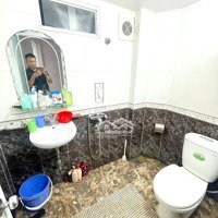 Bán Chung Cư Trần Quý Kiên 68 M2 Chỉ 3,99 Tỷ.
Trung Tâm Cầu Giấy Gần Các Trường Đại Học.
