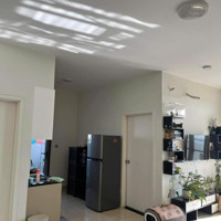 Cần Share Phòng (1 Nữ), Có Sẵn Nội Thất, Dọn Vào Ở Liền. Giá Rẻ: 4.7 Triệu/Tháng