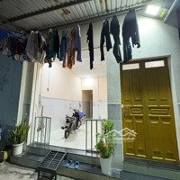 Bán Nhà Sổ Hồng Riêng. Gầntrung Tâm Thương Mạivincom Tp. Dĩ An. Diện Tích: 70.4M2. Bao Gồm 2 Pn. Giá: 2.5 Tỷ Tl
