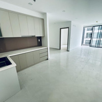Bán Nhanh Căn 1 Phòng Ngủ63M2 Tầng Thấp Trên 5 View Nội Khu 2.4Xx Tỷ