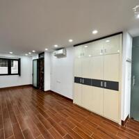 18 tỷ hơn có  nhà mặt phố Hồng Tiến - 1km tới cầu Chương Dương - 42m2*6T*5.2m, thang máy