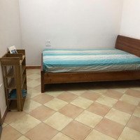 Cho Thuê Phòng Tầng 2 Hàng Bông, Cách Mặt Đường 7M, Diện Tích 22M2, Vệ Sinh Khép Kín Mới Tinh