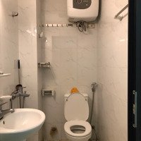 Cho Thuê Phòng Tầng 2 Hàng Bông, Cách Mặt Đường 7M, Diện Tích 22M2, Vệ Sinh Khép Kín Mới Tinh