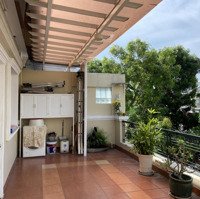 Bán Biệt Thự Phú Mỹ Hưng ,Quận 7. Căn Góc Thoáng 3 Mặt Công Viên
