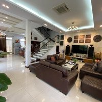 Bán Biệt Thự Phú Mỹ Hưng ,Quận 7. Căn Góc Thoáng 3 Mặt Công Viên