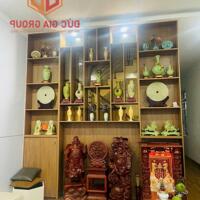 Bán nhà đẹp 1T 1L mặt tiền phường Tân Mai, 6x30m. Đường 2 xe hơi. Giá 13 tỷ thương lượng.