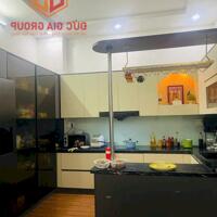 Bán nhà đẹp 1T 1L mặt tiền phường Tân Mai, 6x30m. Đường 2 xe hơi. Giá 13 tỷ thương lượng.