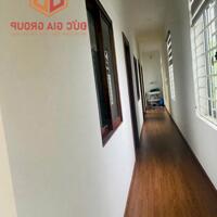 Bán nhà đẹp 1T 1L mặt tiền phường Tân Mai, 6x30m. Đường 2 xe hơi. Giá 13 tỷ thương lượng.
