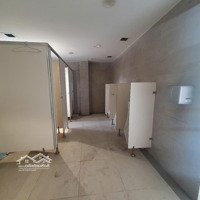 Cho Thuê Tòa Nhà Khủng 3 Mặt Tiền Đường Siêu Đẹp