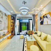Lên Sóng Nhà Đẹp Ngay Đường Bùi Vân Ba,
Quận 7. Giá: 3.580 Tỷ. Diện Tích: 5M X 16M. Sổ Hồng Vuông Vức