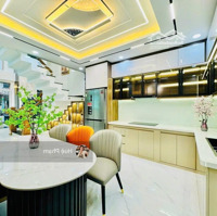 Bán Nhàhẽm Xe Hơinhật Tảo - Nguyễn Tri Phương, P8, Quận 10.Diện Tích4,5X12M. 5 Tầng. Liên Hệ: 0866525880 Ms Huệ