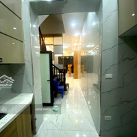 Siêu Phẩm 5 Tầng Phố Lương Định Của,Đống Đa -Nhà Mới Dân Xây- Ô Tô Qua Nhà- Ô Chờ Thang Máy