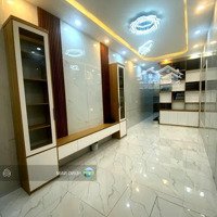 Siêu Phẩm 5 Tầng Phố Lương Định Của,Đống Đa -Nhà Mới Dân Xây- Ô Tô Qua Nhà- Ô Chờ Thang Máy