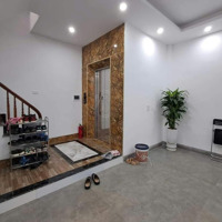 Phân Khúc Cực Hiếm, Ô Tô Đỗ Cổng, 5 Tâng Thang Máy, Tại Tổ 11 Mậu Lương , Dưới 7 Tỷ