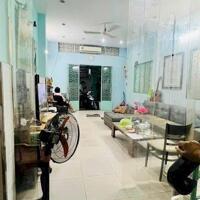 Đường Lê Thị Riêng Phường Bến Thành Quận 1.