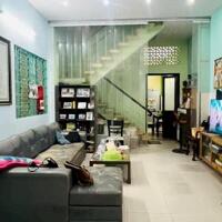 Đường Lê Thị Riêng Phường Bến Thành Quận 1.