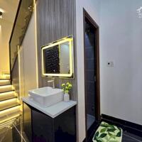 Nhà đẹp 3 tầng kiệt Nguyễn Hoàng, cách kiệt ô tô chỉ 20m