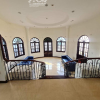 Biệt Thự Sân Vườn, Hồ Bơi Phạm Văn Đồng 306M2, 3Tầng. Giảm Sốc 28Tỷ Xuống Còn 15Tỷ