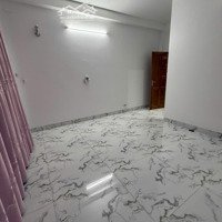 Phòng 25M2 Có Máy Lạnh, Ban Công, Wc Riêng Trong Phòng, Mặt Tiền Đường Xe Ô Tô, Kdc Hiện Đại