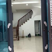 Cho thuê nhà riêng 4 tầng 30m2 Nguyễn Văn Cừ, Ngọc Lâm, Long Biên. Giá: 10 triệu/tháng. LH: 0946 204 597