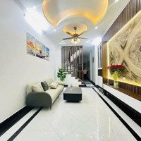 Hoa Hậu Giảng Võ, Mới Koong Full Nội Thất, Ngõ Thông Kinh Doanh , Cách Ô Tô 20M,Diện Tích42M2 X 5 Tầng