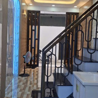 Gấp Cô Linh Cần Bán Nhàmặt Tiềnđường Phạm Hữu Lầu.quận 7.Giá Cực Kỳ Tốt Chỉ 3Tỷ980/52M2. Sổ Hồng Riêng