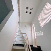 Mới Trệt 3 Lầu 5 Phòng Ngủhẽm Xe Hơitrần Quang Diệu Q3,Diện Tích4X11M, Vô Ở Ngay Trước Tết
